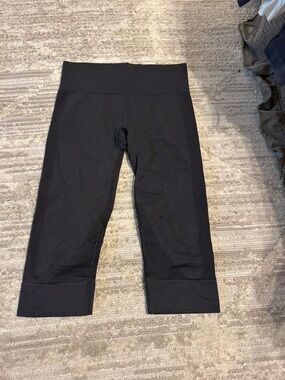 lululemon athletica Black Capri Leggings - High Waist